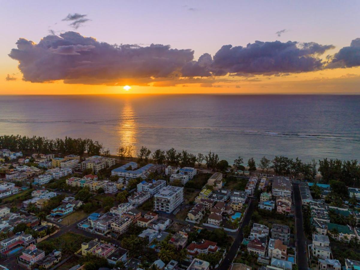 Les Cerisiers Beach Residence, Cosy And Modern 3 Bedroom Apartment Located 50 Metres From The Beach And From All Amenities And Restaurants On The Coastal Road Flic-en-Flacq Extérieur photo