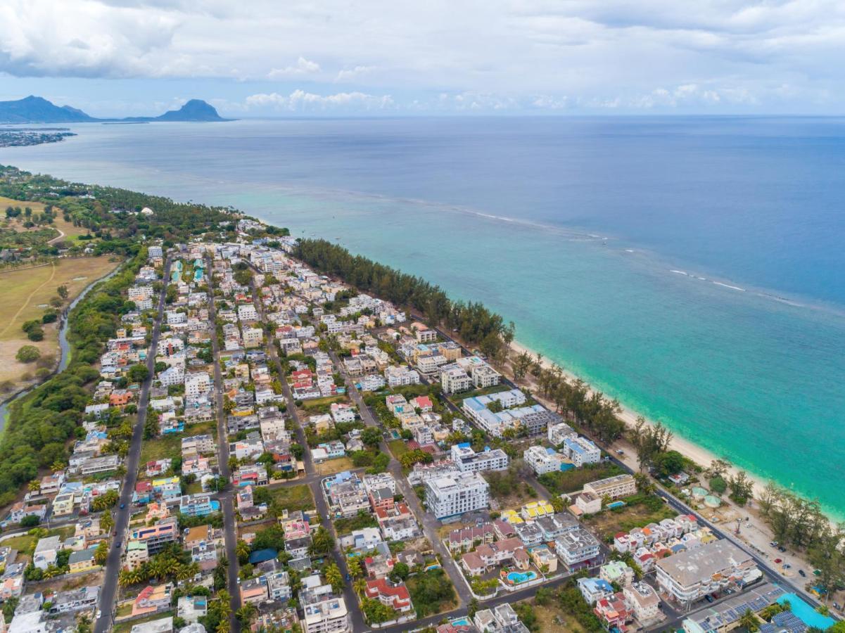 Les Cerisiers Beach Residence, Cosy And Modern 3 Bedroom Apartment Located 50 Metres From The Beach And From All Amenities And Restaurants On The Coastal Road Flic-en-Flacq Extérieur photo